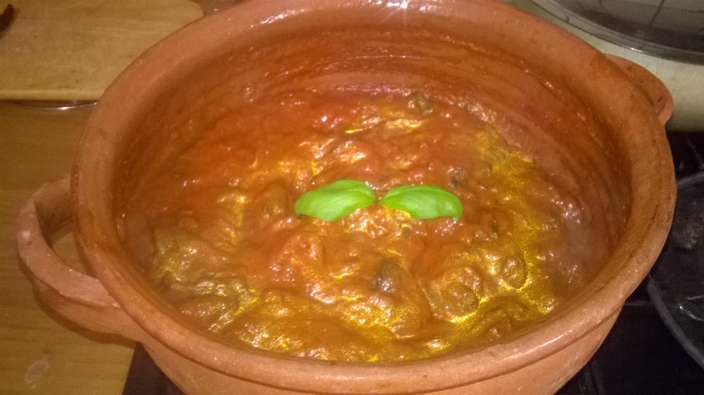 Paccheri al sugo di melanzane – "KITCHEN & CLUE"